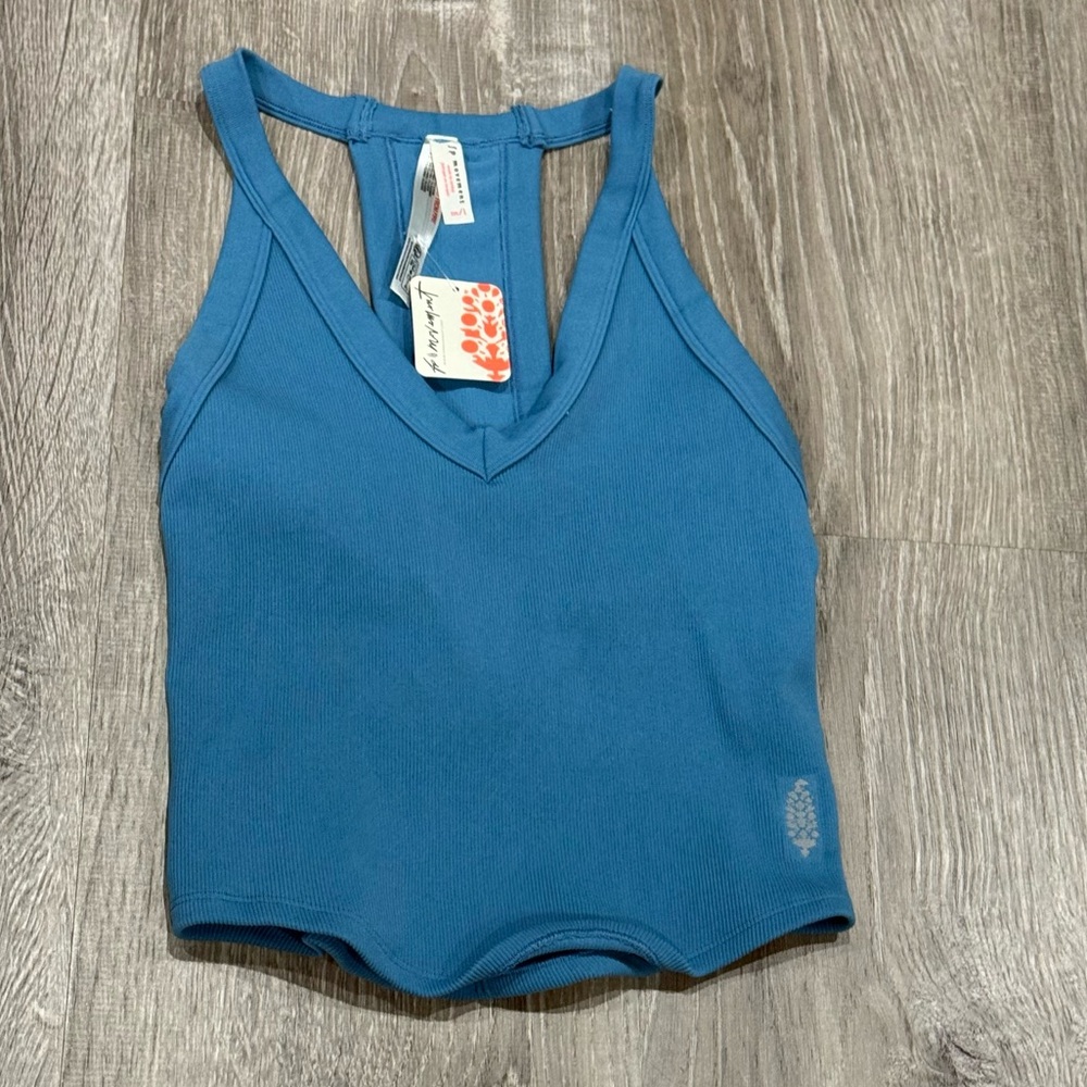 FP Movement All Clear V-Neck Sleeveless Cropped Cami size M/L